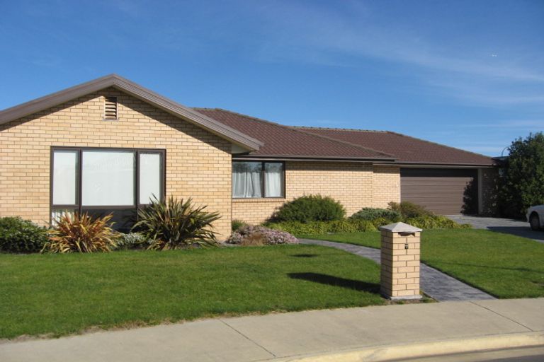 Photo of property in 7 Ross Place, Northwood, Christchurch, 8051