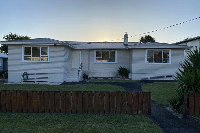 Photo of property in 63 Wallath Road, Westown, New Plymouth, 4310