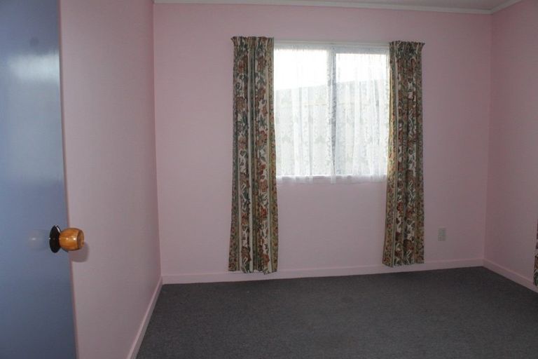 Photo of property in 22 Shelswell Street, Westport, 7825