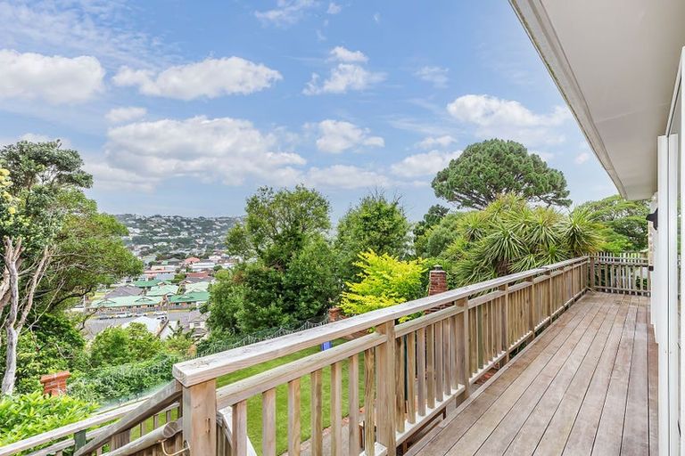 Photo of property in 56 Maupuia Road, Maupuia, Wellington, 6022