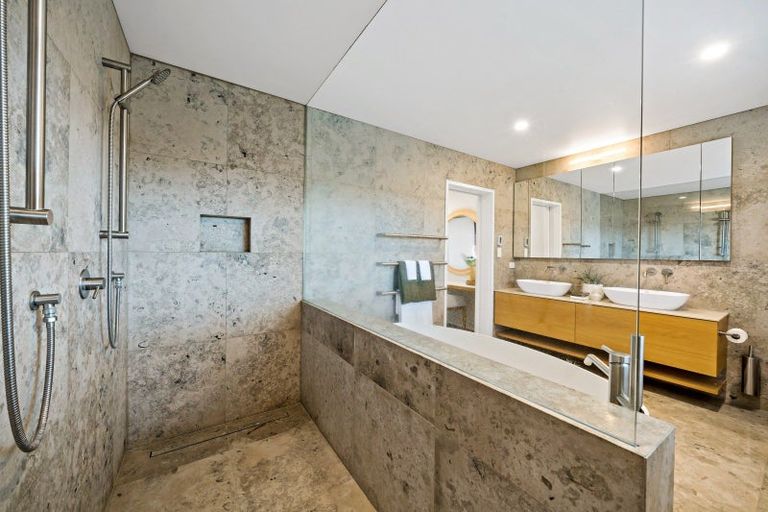 Photo of property in 106a Godden Crescent, Mission Bay, Auckland, 1071