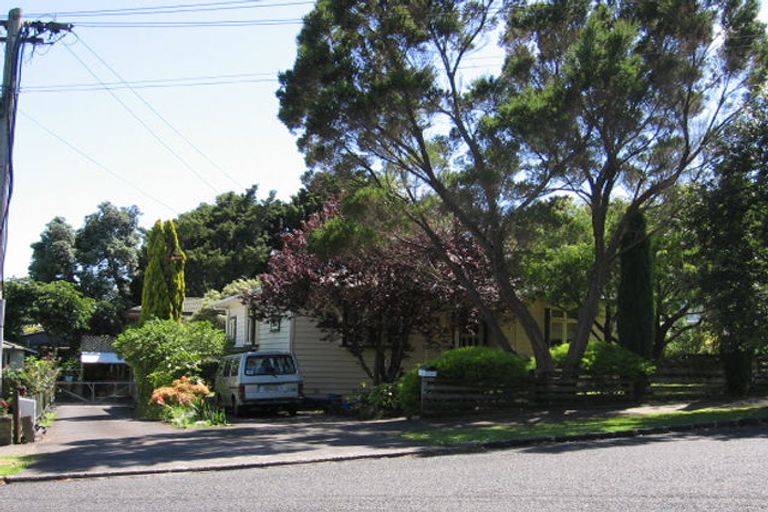 Photo of property in 5 Oak Street, Royal Oak, Auckland, 1023