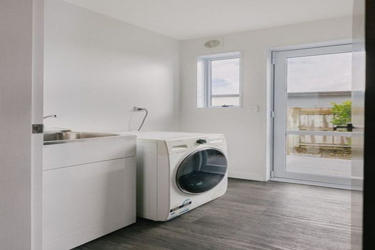 Photo of property in 10 Monaco Grove, Fitzherbert, Palmerston North, 4410