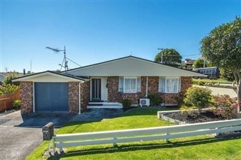 Photo of property in 1 Linklater Avenue, Bellevue, Tauranga, 3110