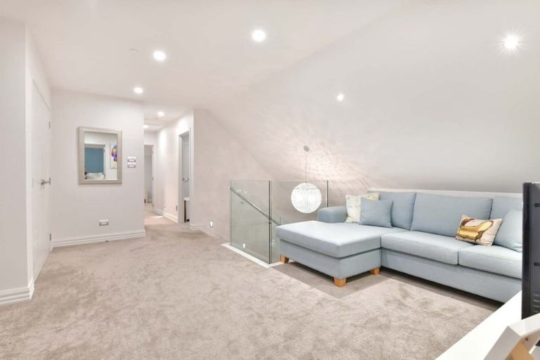 Photo of property in 110 Vipond Road, Stanmore Bay, Whangaparaoa, 0932