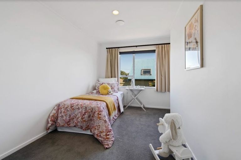 Photo of property in 19 Miro Street, Eastbourne, Lower Hutt, 5013