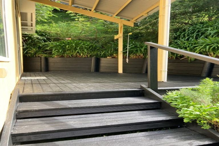 Photo of property in 2/39 Onslow Road, Khandallah, Wellington, 6035