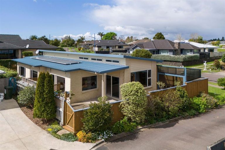 Photo of property in 10 Riverside Place, Katikati, 3129