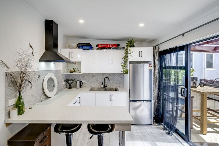 Photo of property in 1/404 Gloucester Street, Taradale, Napier, 4112