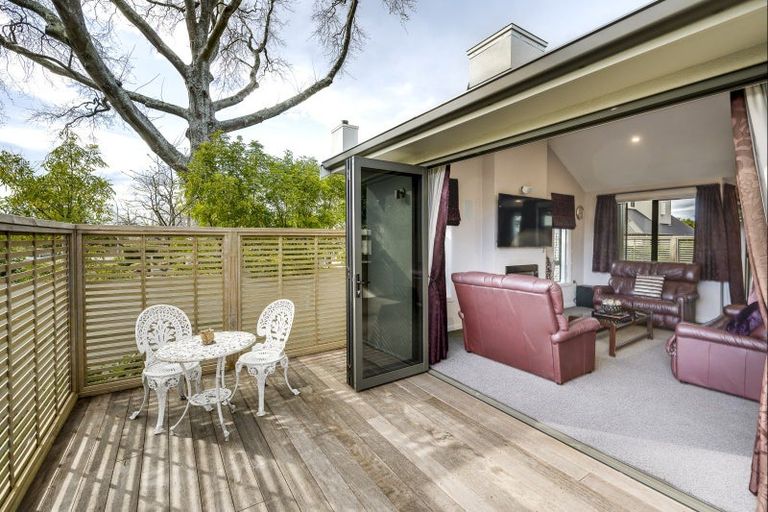 Photo of property in 2 Ranmore Lane, Havelock North, 4130