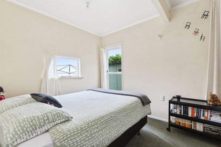 Photo of property in 5 Hornsey Road, Melrose, Wellington, 6023