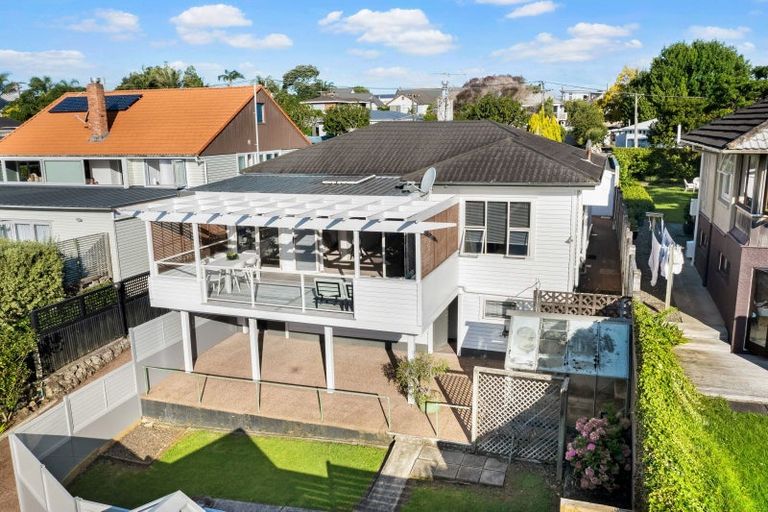 Photo of property in 10 Harbour View Road, Point Chevalier, Auckland, 1022
