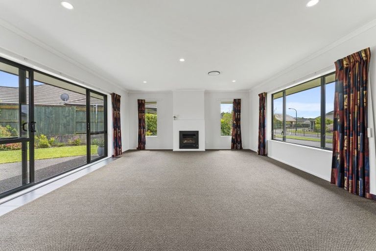 Photo of property in 2 Masefield Terrace, Kelvin Grove, Palmerston North, 4414