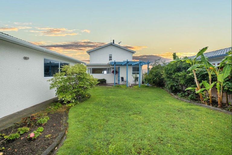 Photo of property in 92 Beach Road, Haumoana, 4102