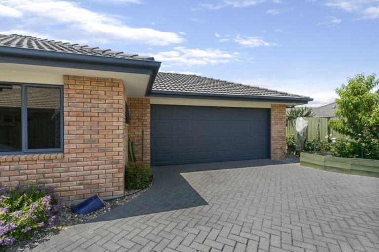 Photo of property in 93 Kahira Crescent, Papamoa Beach, Papamoa, 3118