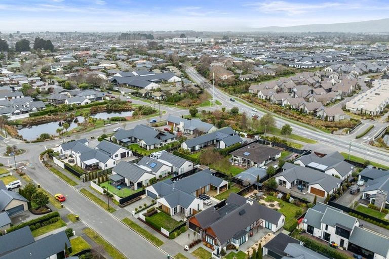 Photo of property in 7 Waterstock Way, Parklands, Christchurch, 8083