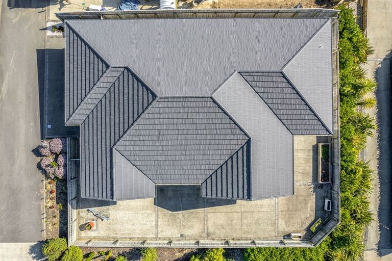 Photo of property in 16 Ken Douglas Drive, Aotea, Porirua, 5024