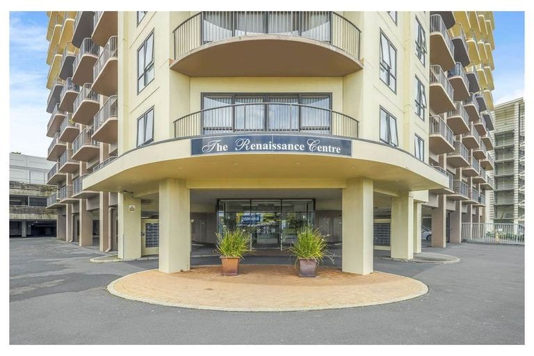 Photo of property in The Rennaissance, 14e/18 Ronwood Avenue, Manukau, Auckland, 2104
