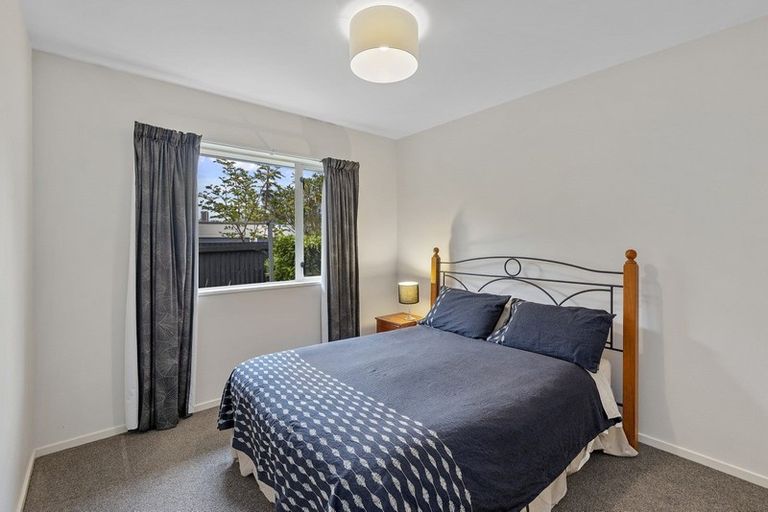 Photo of property in 2 Magnolia Lane, St Albans, Christchurch, 8052