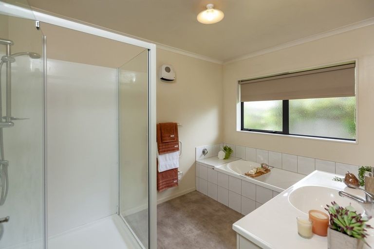 Photo of property in 4b Georgia Grove, Paraparaumu, 5032