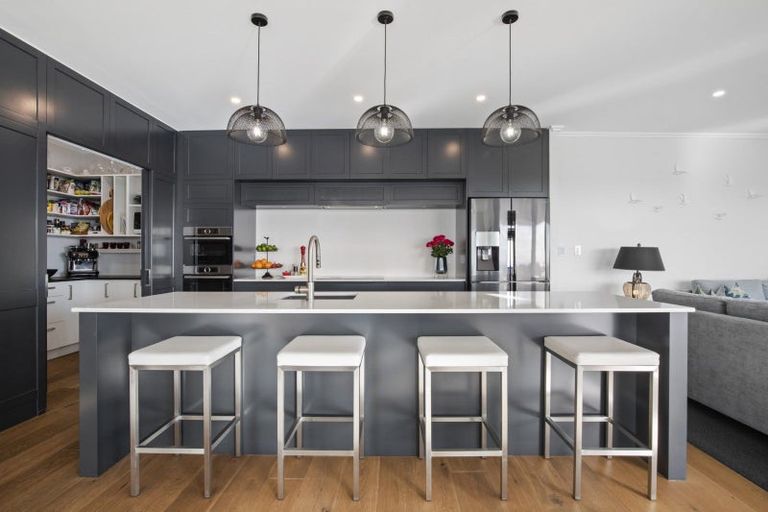 Photo of property in 19 Lawrence Carter Drive, Bombay, 2675