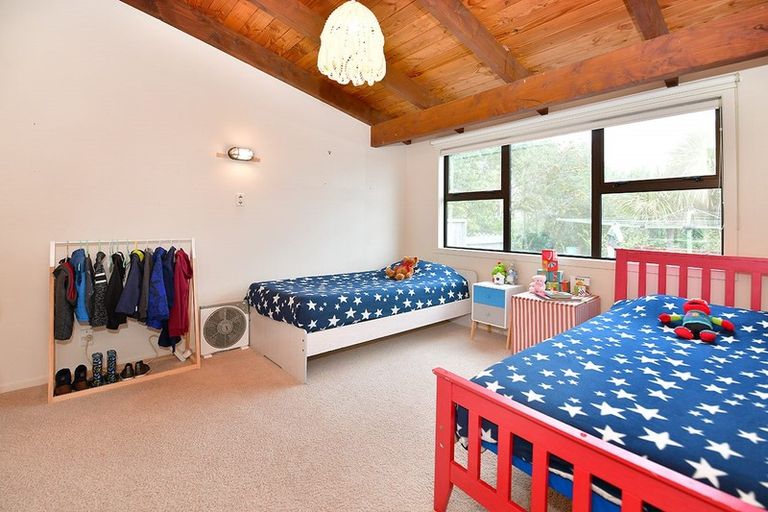 Photo of property in 159 Whangaparaoa Road, Red Beach, 0932