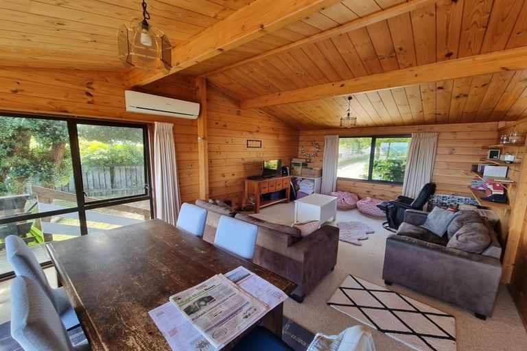 Photo of property in 10 Mervyn Place, Plimmerton, Porirua, 5026