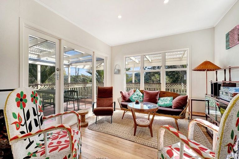 Photo of property in 665 South Titirangi Road, Titirangi, Auckland, 0604