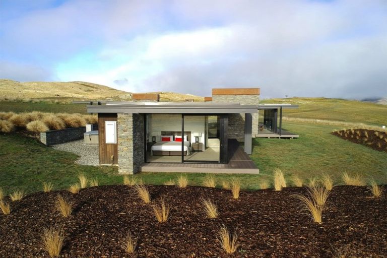 Photo of property in 5 Refuge Lane, Jacks Point, Queenstown, 9371