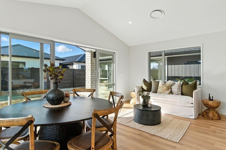 Photo of property in 9 Silverwood Lane, Leamington, Cambridge, 3495