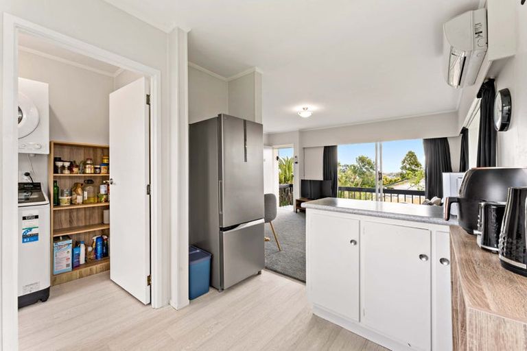 Photo of property in 1/6 Segedin Place, Glenfield, Auckland, 0629