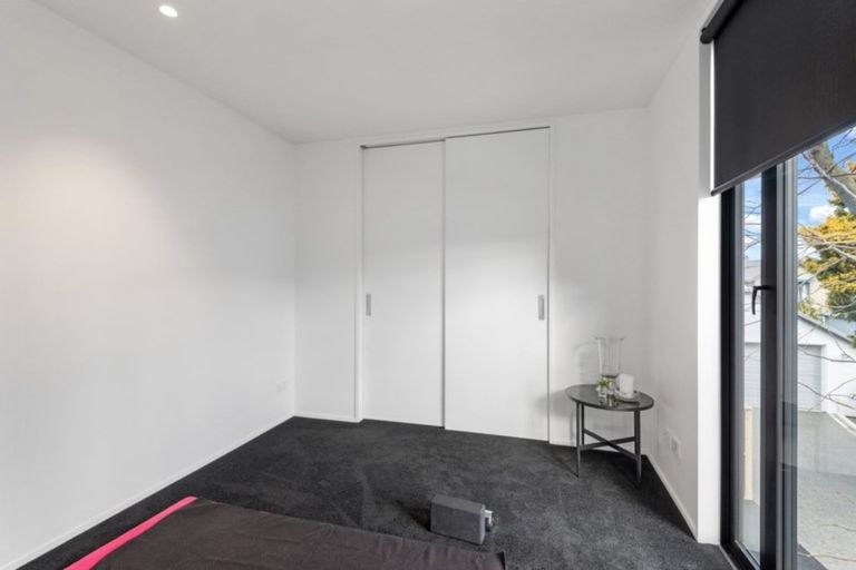 Photo of property in 74 Merivale Lane, Merivale, Christchurch, 8014