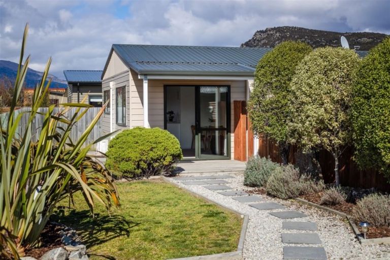 Photo of property in 8 Sherwin Avenue, Albert Town, Wanaka, 9305