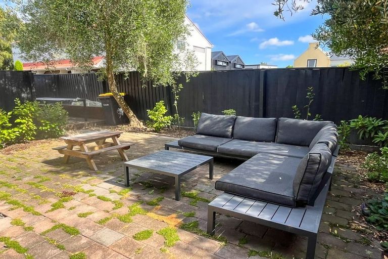 Photo of property in 7/27 Packe Street, Edgeware, Christchurch, 8013