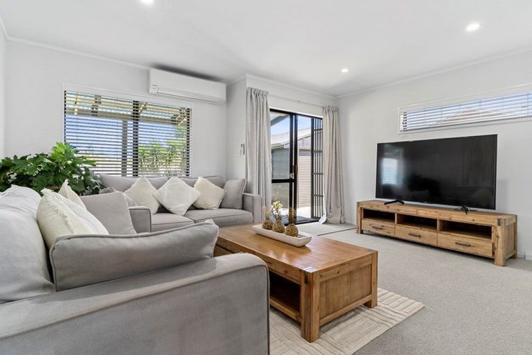 Photo of property in 230b Gravatt Road, Papamoa Beach, Papamoa, 3118