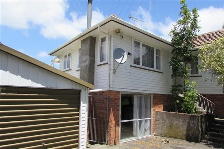 Photo of property in 63 Tiroroa Avenue, Te Atatu South, Auckland, 0610