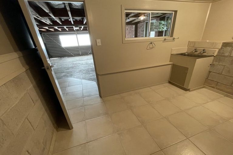 Photo of property in 9 Gilliam Street, New Lynn, Auckland, 0600