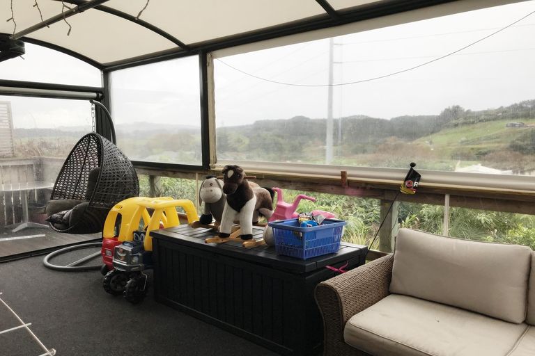 Photo of property in 19 Trillick Place, Tuakau, 2121