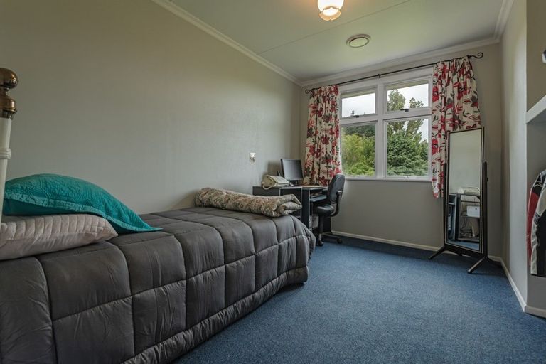 Photo of property in 2 Farmer Street, Sanson, 4817