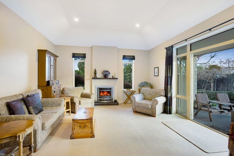 Photo of property in 21 Cairnbrae Drive, Prebbleton, 7604