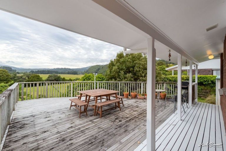 Photo of property in 115 Gemstone Drive, Birchville, Upper Hutt, 5018