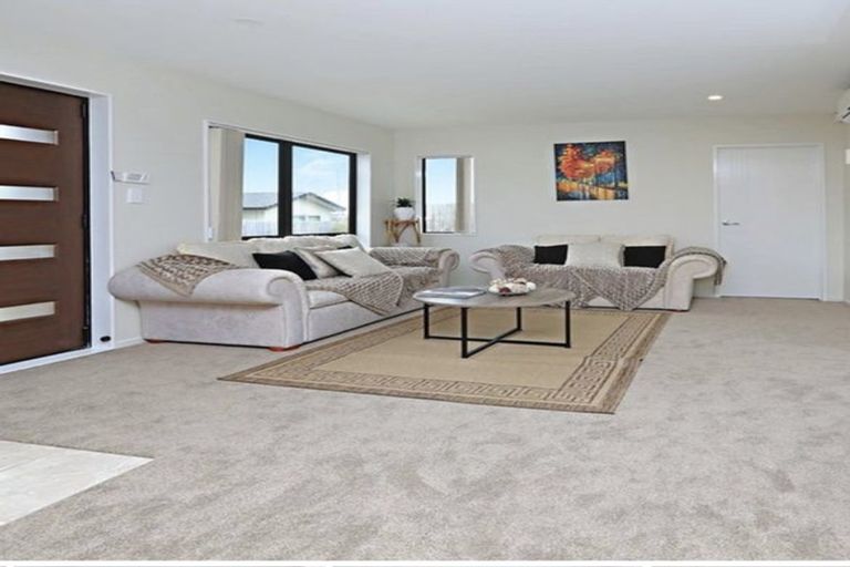 Photo of property in 10 John Broad Place, Flat Bush, Auckland, 2019