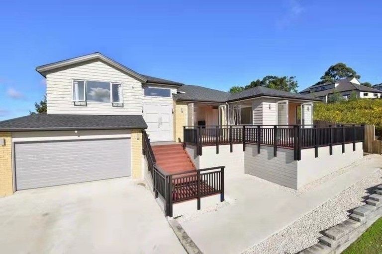 Photo of property in 27 Mantra Road, Massey, Auckland, 0614