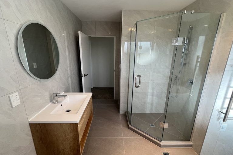 Photo of property in 3 Ahunga Road, Karaka, 2113