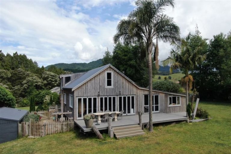 Photo of property in 540 Kawakawa-orere Road, Orere Point, Papakura, 2585