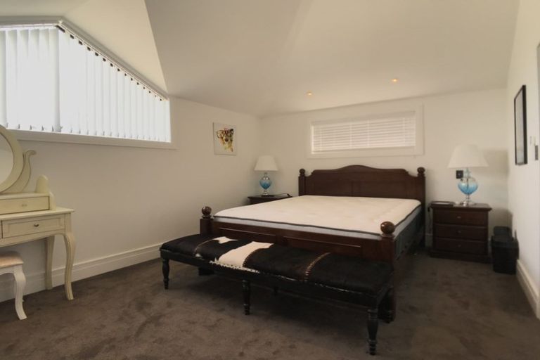 Photo of property in 2/92 Churchill Road, Murrays Bay, Auckland, 0630