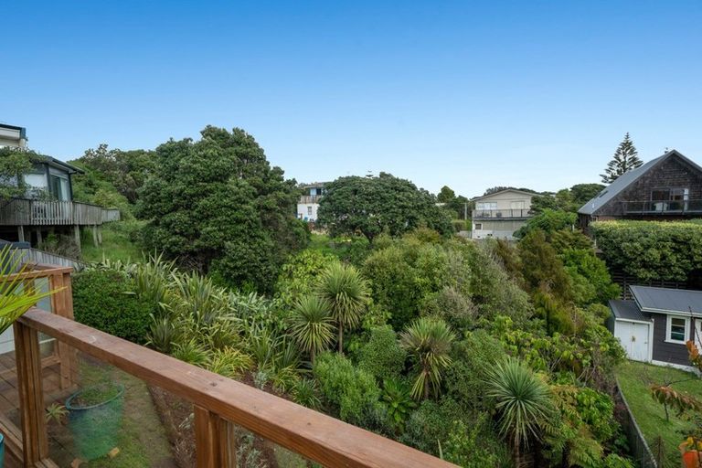 Photo of property in 14 Frances Street, Waikanae Beach, Waikanae, 5036