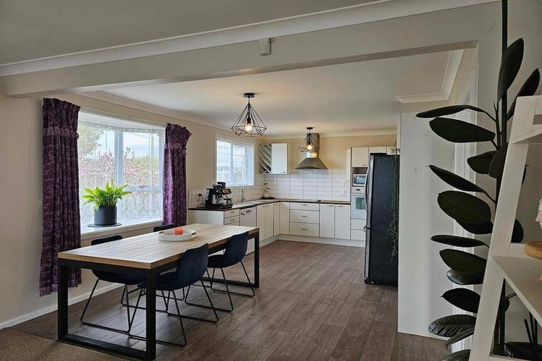 Photo of property in 6 Norrie Street, Redwood, Christchurch, 8051