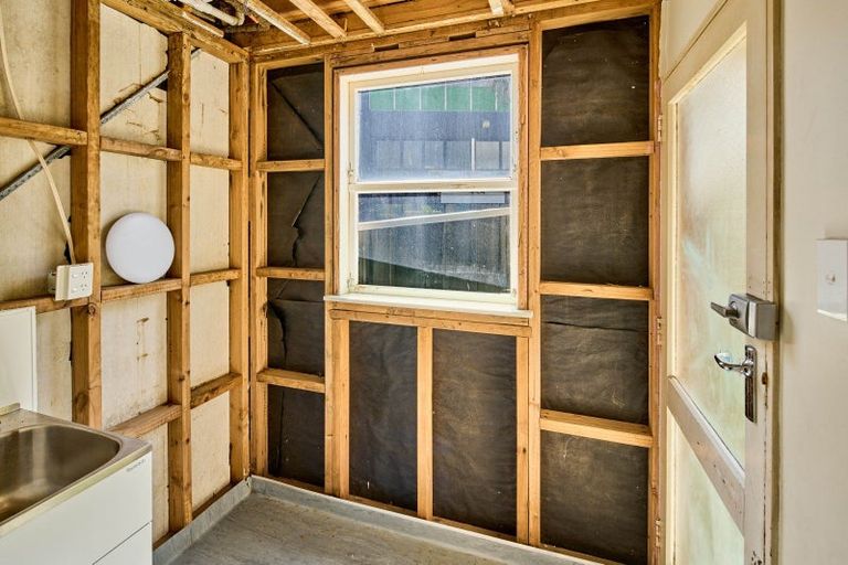 Photo of property in 2/3 Bouverie Street, Petone, Lower Hutt, 5012