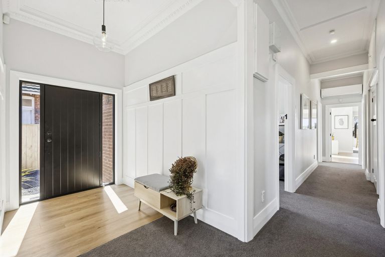 Photo of property in 243 Macandrew Road, Forbury, Dunedin, 9012